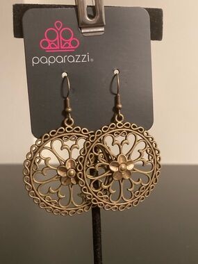 paparazzi Gold Floral Filigree Circle Drop Earrings